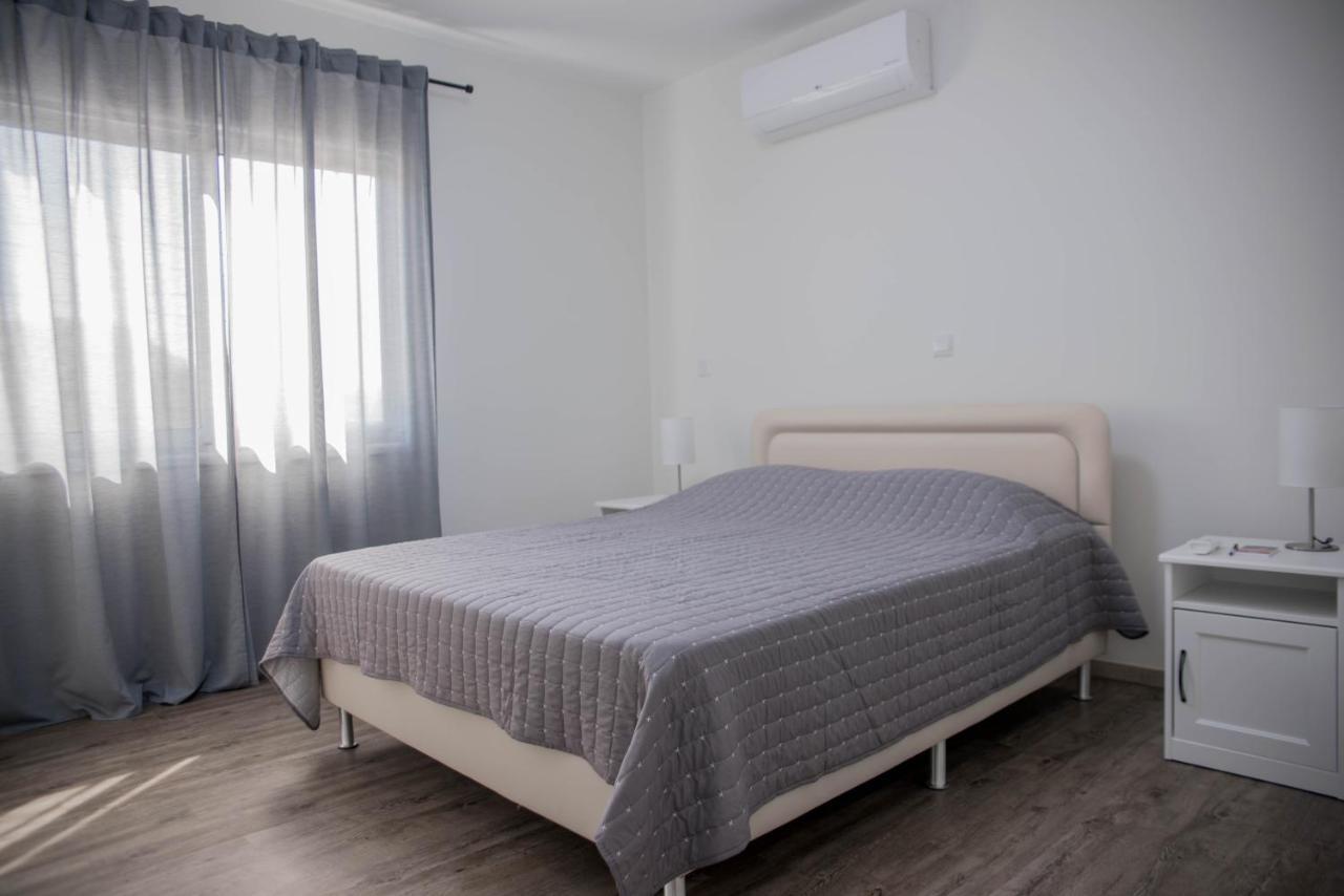 Modern Apartment Not Far From The Beach 파포스 외부 사진